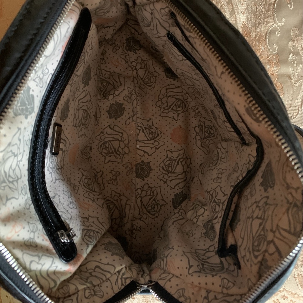 GUESS purse - Picture 3 of 4